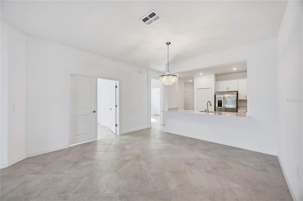 For Sale: $295,000 (3 beds, 2 baths, 1422 Square Feet)