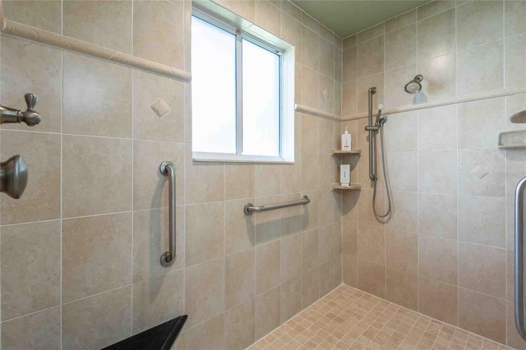 For Rent: $5,000 (3 beds, 3 baths, 3365 Square Feet)