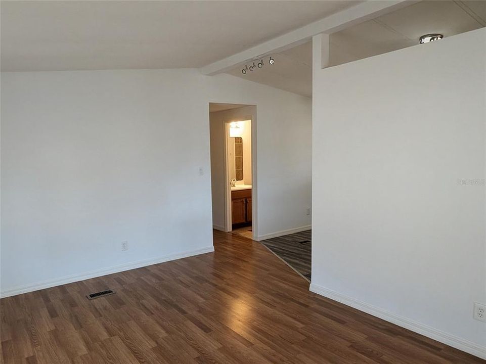 En Venta: $137,000 (2 camas, 2 baños, 864 Pies cuadrados)