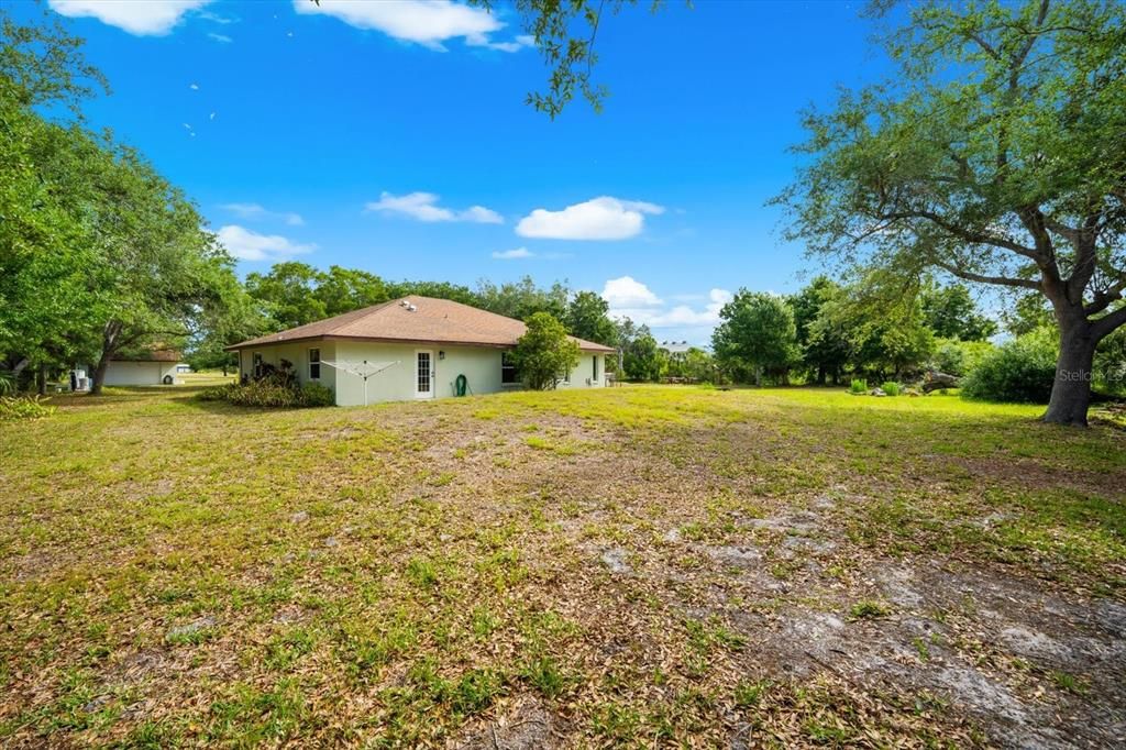 For Sale: $1,900,000 (5.01 acres)