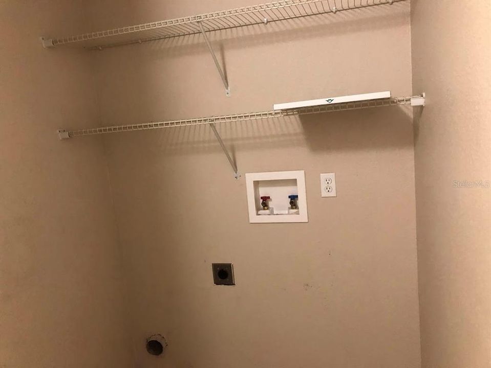 For Rent: $1,600 (2 beds, 1 baths, 750 Square Feet)