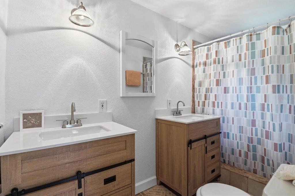 En Venta: $298,000 (2 camas, 1 baños, 1056 Pies cuadrados)