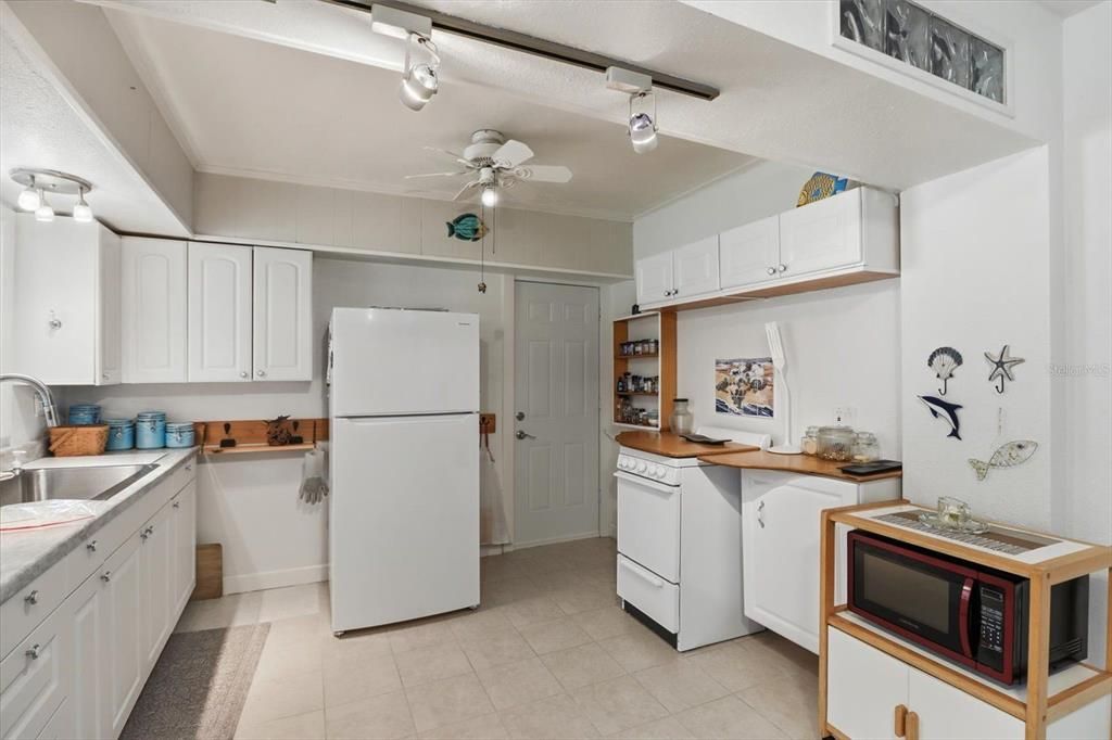 En Venta: $298,000 (2 camas, 1 baños, 1056 Pies cuadrados)