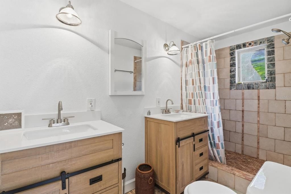 En Venta: $298,000 (2 camas, 1 baños, 1056 Pies cuadrados)