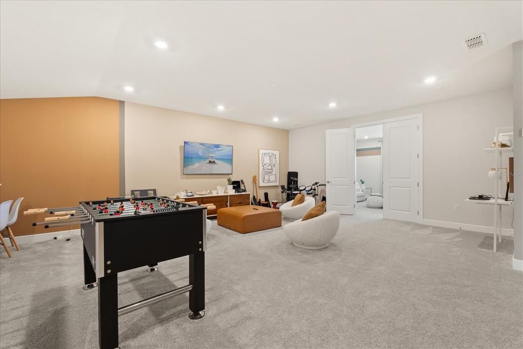 For Sale: $1,049,900 (5 beds, 4 baths, 3998 Square Feet)