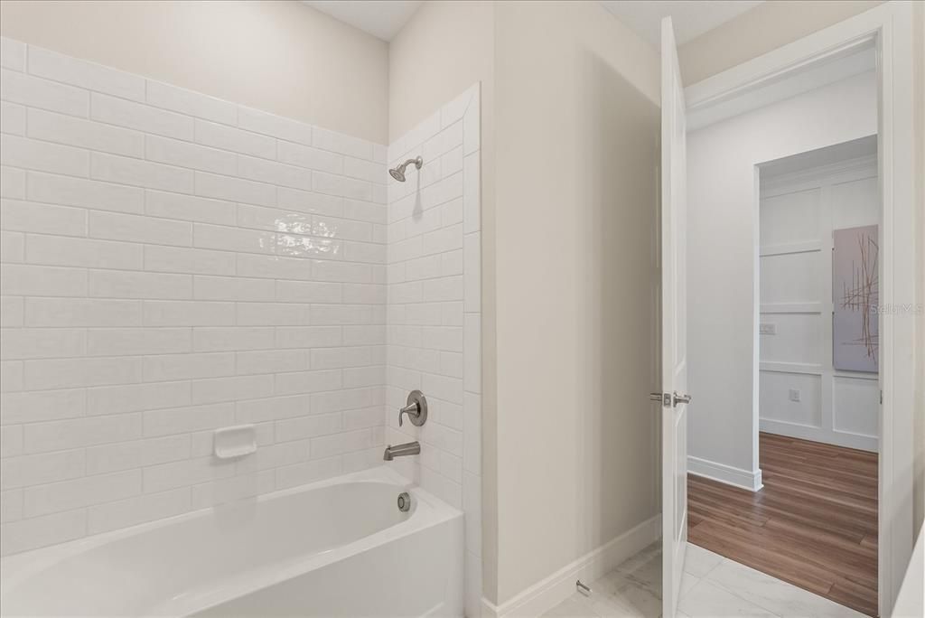 For Sale: $1,049,900 (5 beds, 4 baths, 3998 Square Feet)