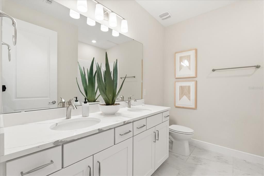 For Sale: $1,049,900 (5 beds, 4 baths, 3998 Square Feet)