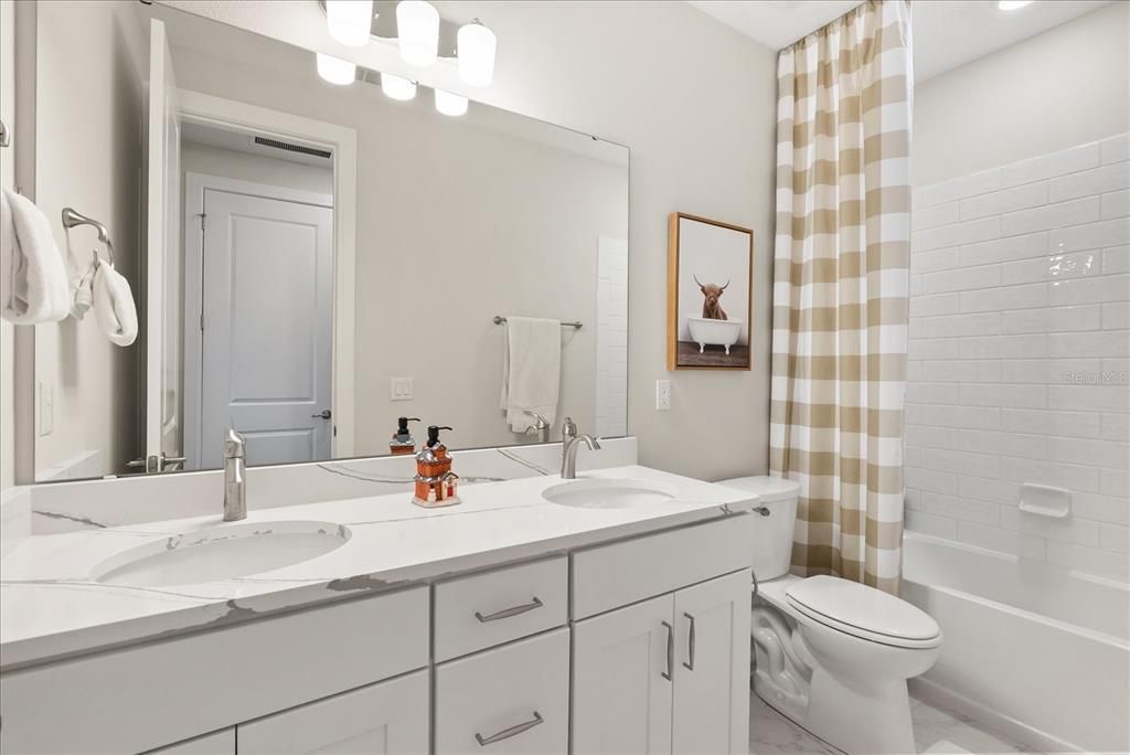 For Sale: $1,049,900 (5 beds, 4 baths, 3998 Square Feet)