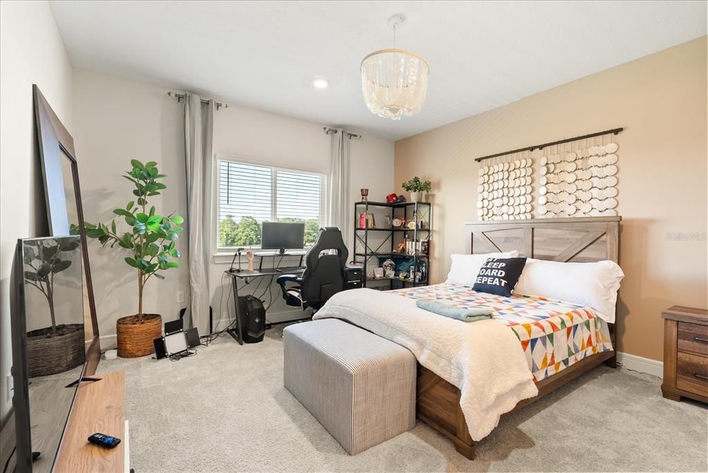 For Sale: $1,049,900 (5 beds, 4 baths, 3998 Square Feet)