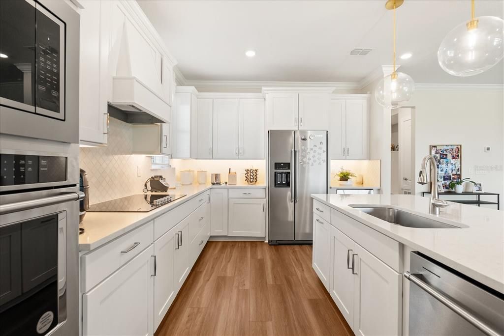 For Sale: $1,049,900 (5 beds, 4 baths, 3998 Square Feet)