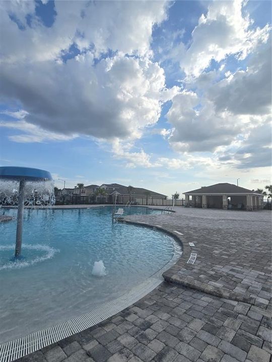 For Rent: $2,000 (3 beds, 2 baths, 1630 Square Feet)