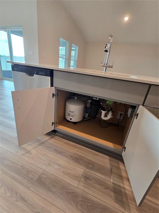 For Rent: $2,000 (3 beds, 2 baths, 1630 Square Feet)