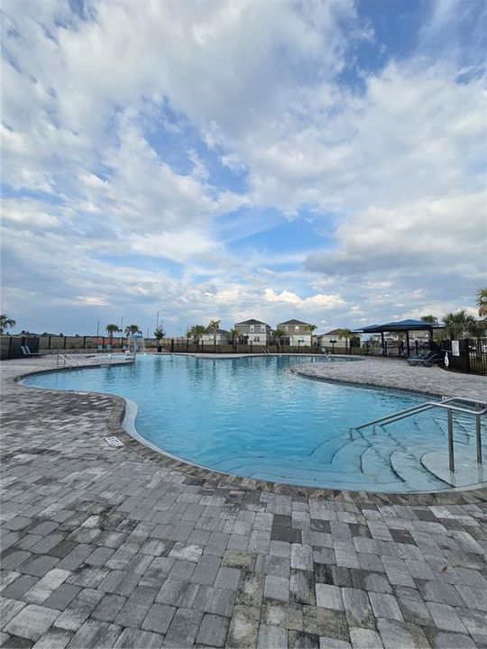 For Rent: $2,000 (3 beds, 2 baths, 1630 Square Feet)