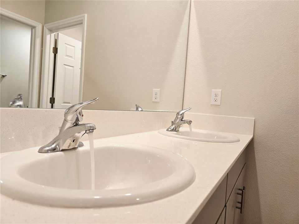 For Rent: $2,000 (3 beds, 2 baths, 1630 Square Feet)