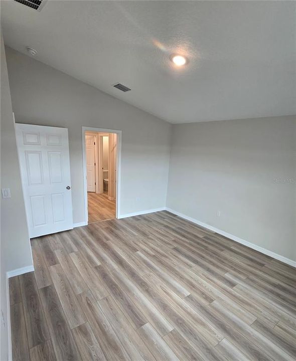 For Rent: $2,000 (3 beds, 2 baths, 1630 Square Feet)
