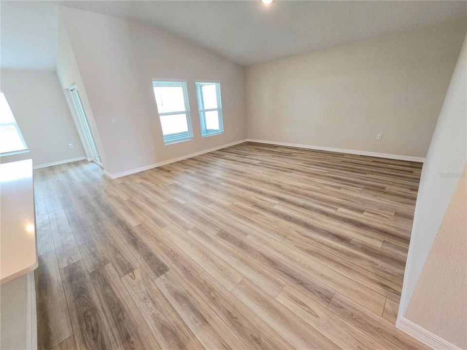 For Rent: $2,000 (3 beds, 2 baths, 1630 Square Feet)