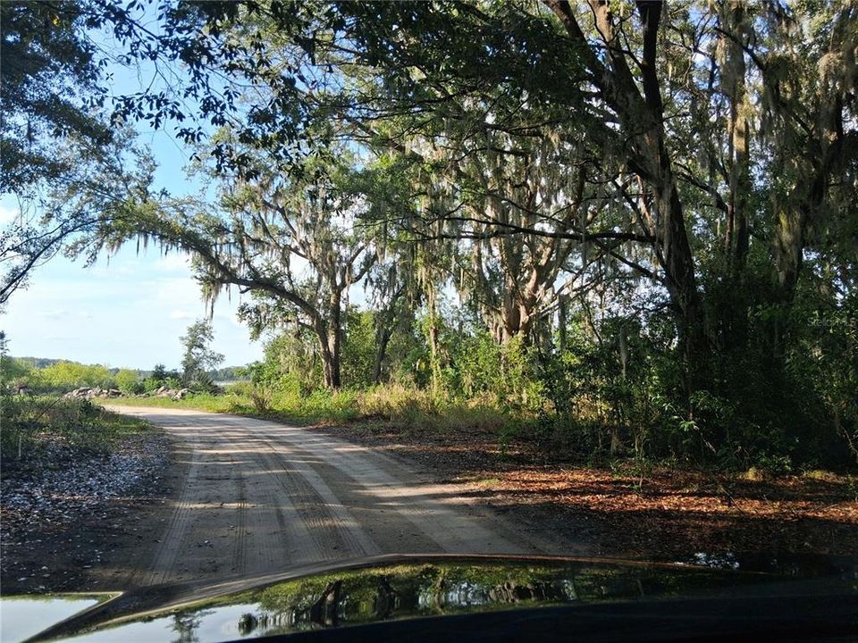 待售: $599,000 (10.04 acres)