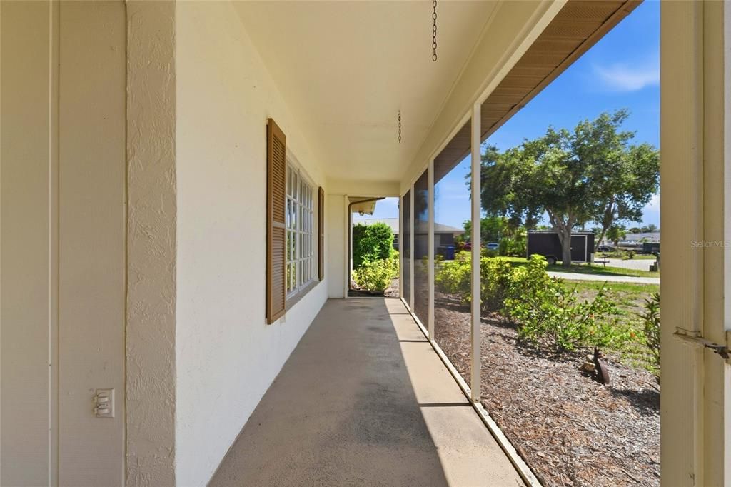 Activo con contrato: $395,000 (3 camas, 2 baños, 1844 Pies cuadrados)
