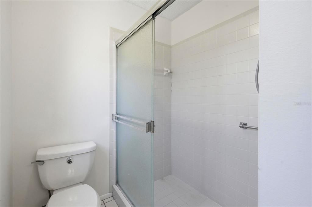 Activo con contrato: $395,000 (3 camas, 2 baños, 1844 Pies cuadrados)