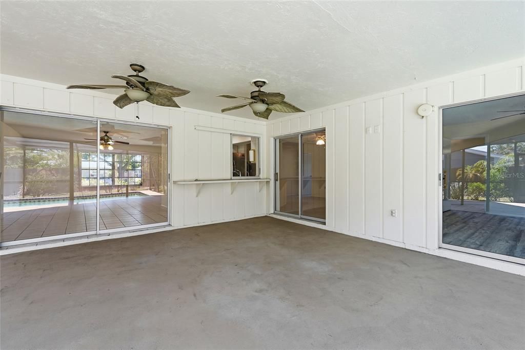 Activo con contrato: $395,000 (3 camas, 2 baños, 1844 Pies cuadrados)