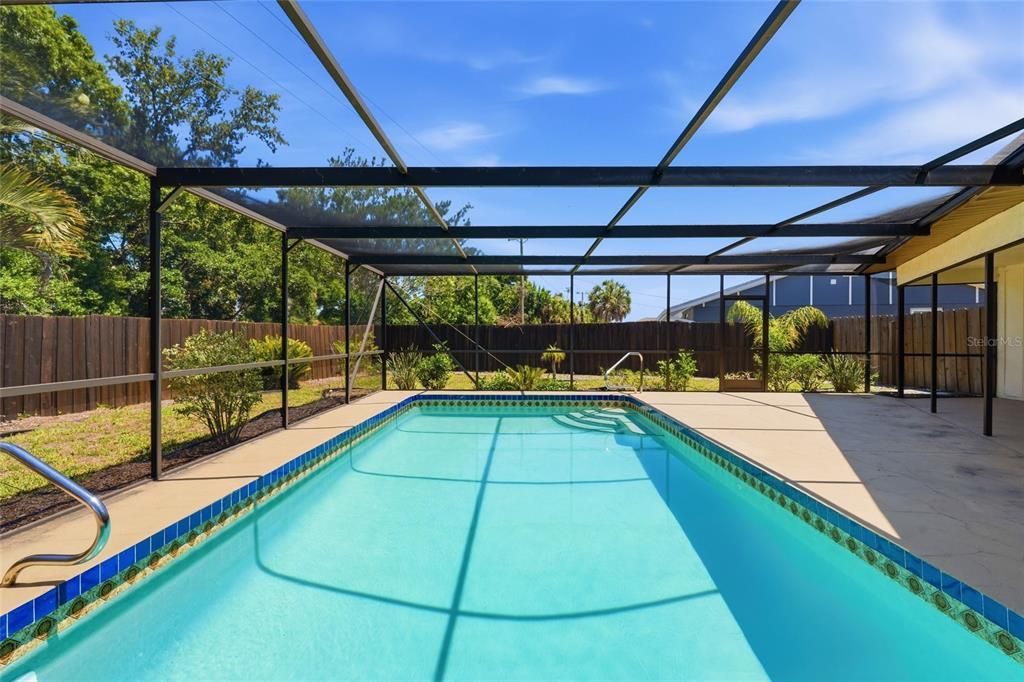 Activo con contrato: $395,000 (3 camas, 2 baños, 1844 Pies cuadrados)