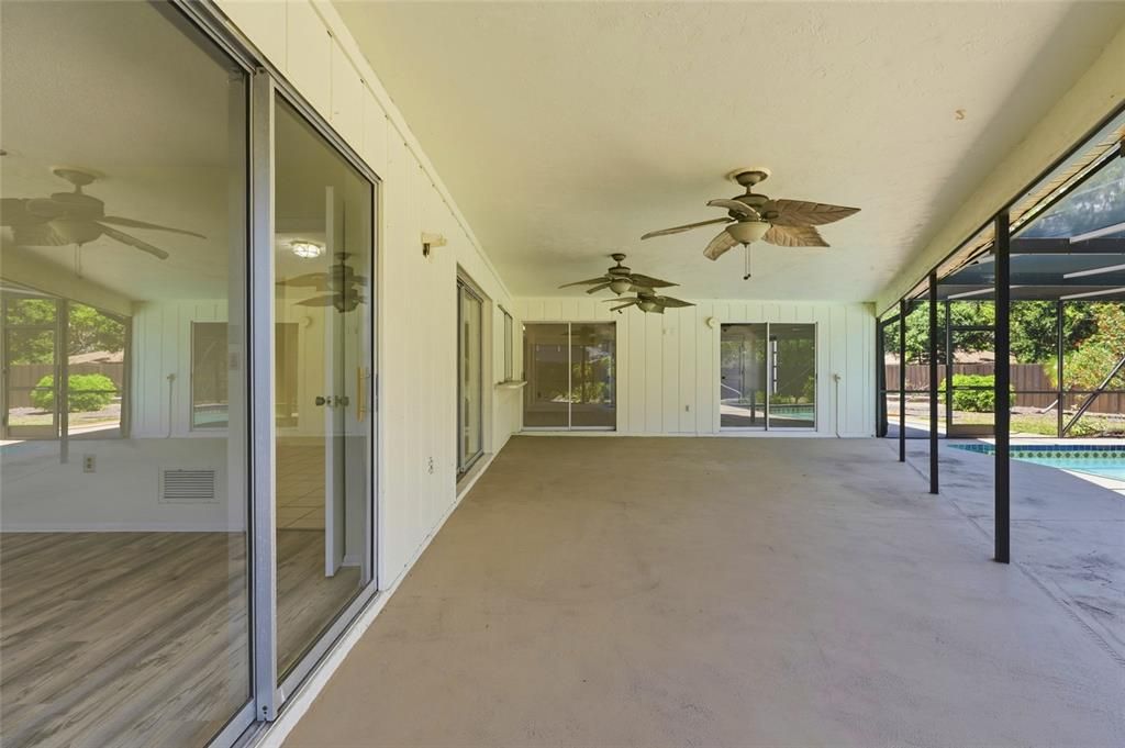 Activo con contrato: $395,000 (3 camas, 2 baños, 1844 Pies cuadrados)