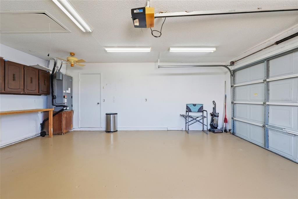 Activo con contrato: $395,000 (3 camas, 2 baños, 1844 Pies cuadrados)