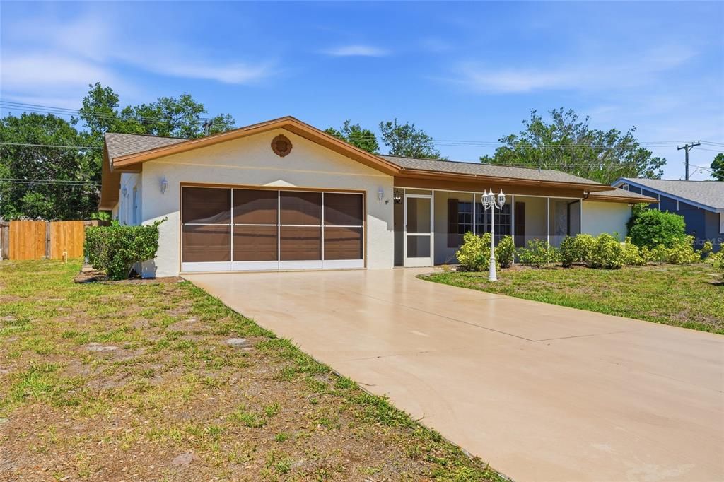Activo con contrato: $395,000 (3 camas, 2 baños, 1844 Pies cuadrados)