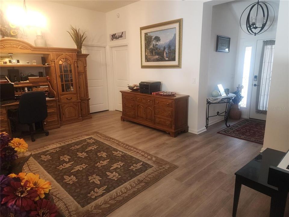 На продажу: $489,000 (4 спален, 2 ванн, 2061 Квадратных фут)