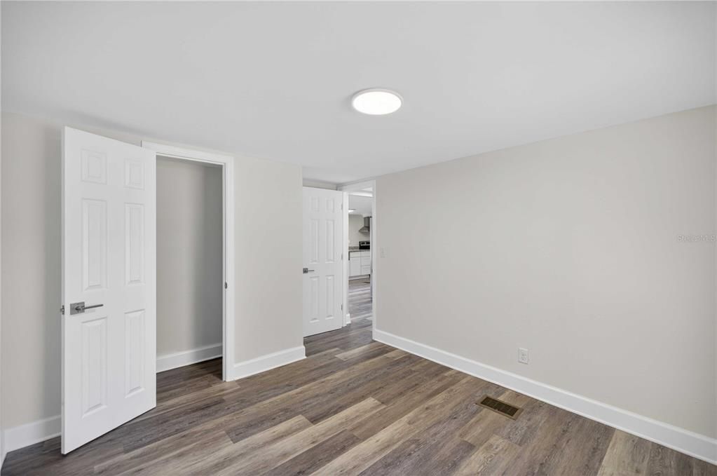 For Sale: $399,900 (3 beds, 2 baths, 1915 Square Feet)