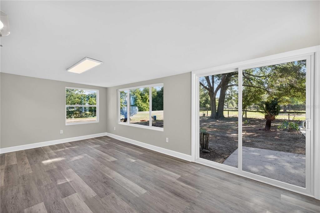 For Sale: $399,900 (3 beds, 2 baths, 1915 Square Feet)
