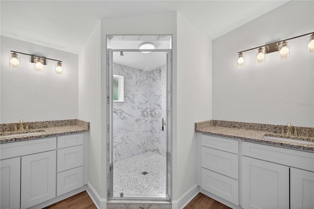 For Sale: $399,900 (3 beds, 2 baths, 1915 Square Feet)