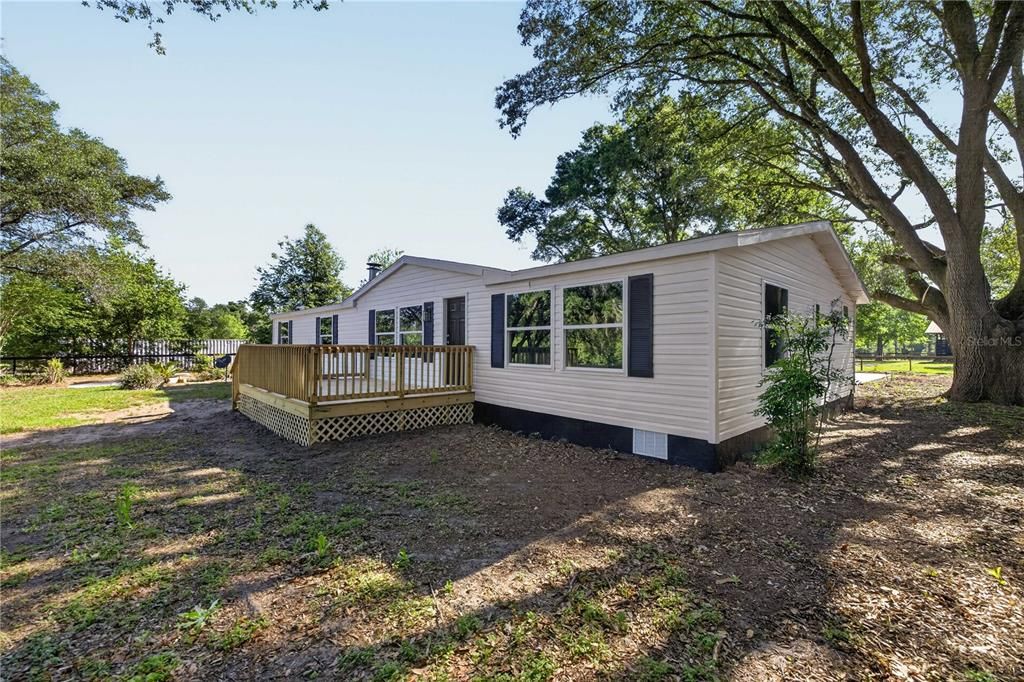 For Sale: $399,900 (3 beds, 2 baths, 1915 Square Feet)
