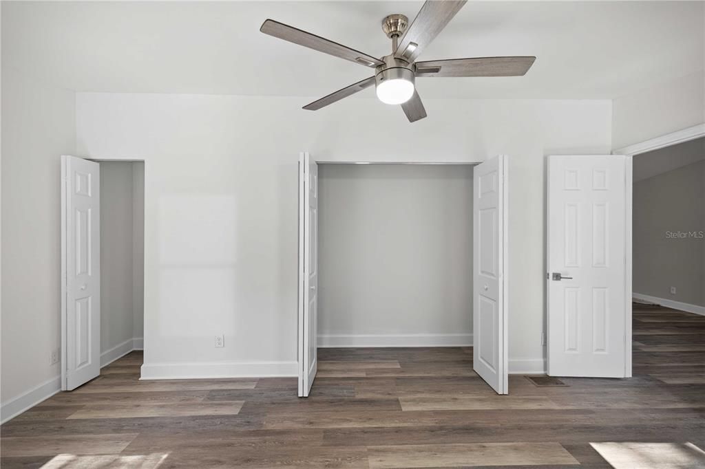 For Sale: $399,900 (3 beds, 2 baths, 1915 Square Feet)