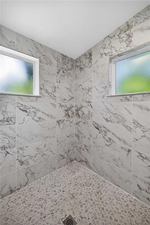 For Sale: $399,900 (3 beds, 2 baths, 1915 Square Feet)