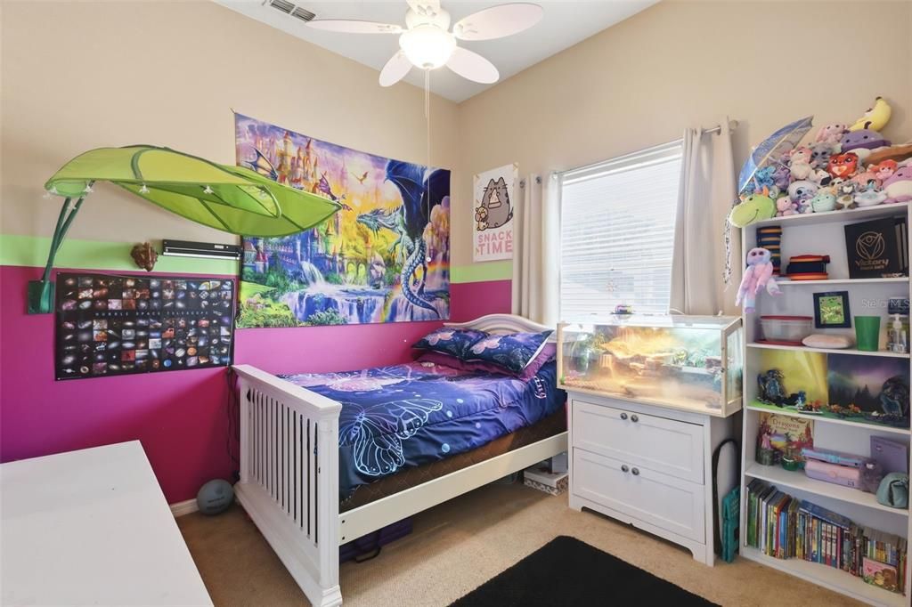 Под контрактом: $489,000 (4 спален, 3 ванн, 2500 Квадратных фут)