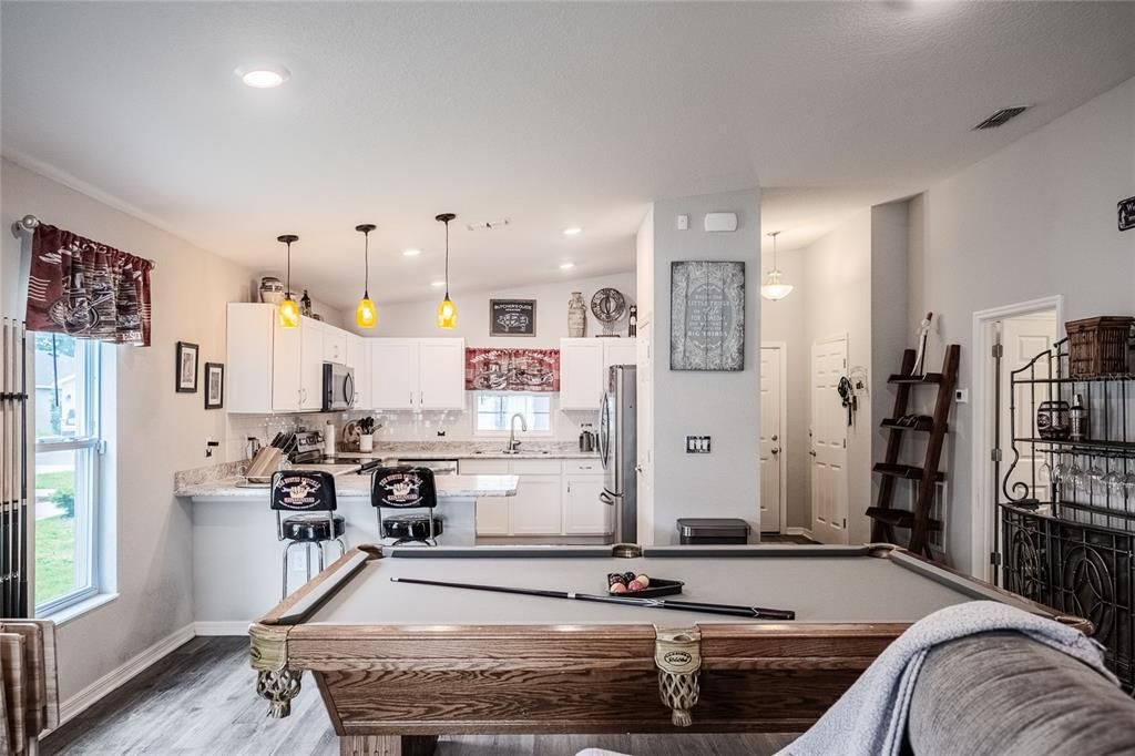 Activo con contrato: $290,000 (3 camas, 2 baños, 1435 Pies cuadrados)