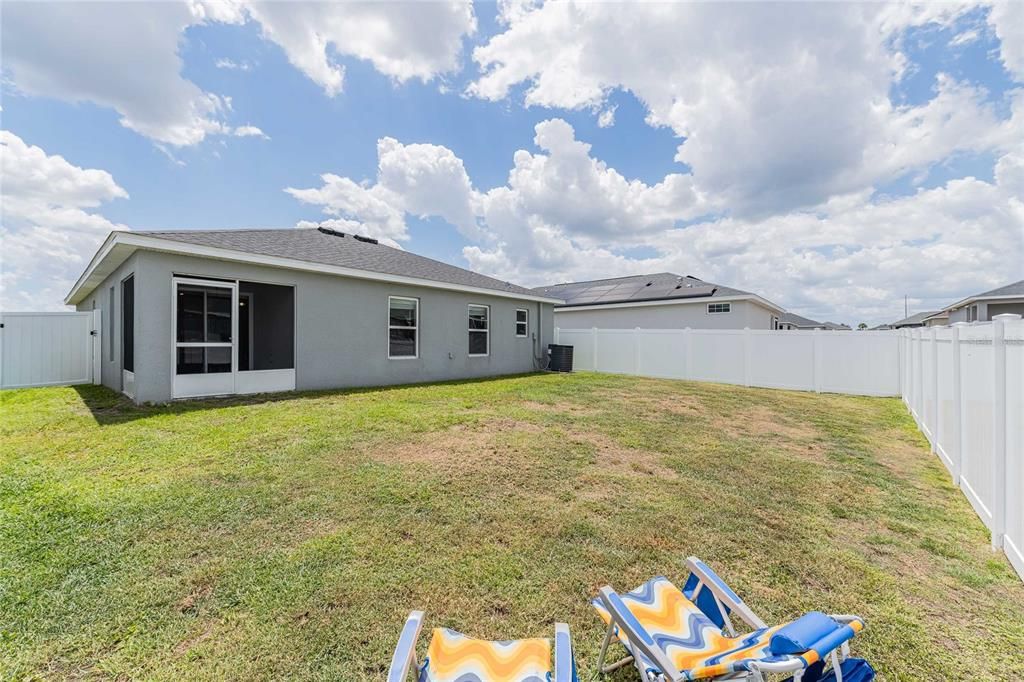 Activo con contrato: $290,000 (3 camas, 2 baños, 1435 Pies cuadrados)