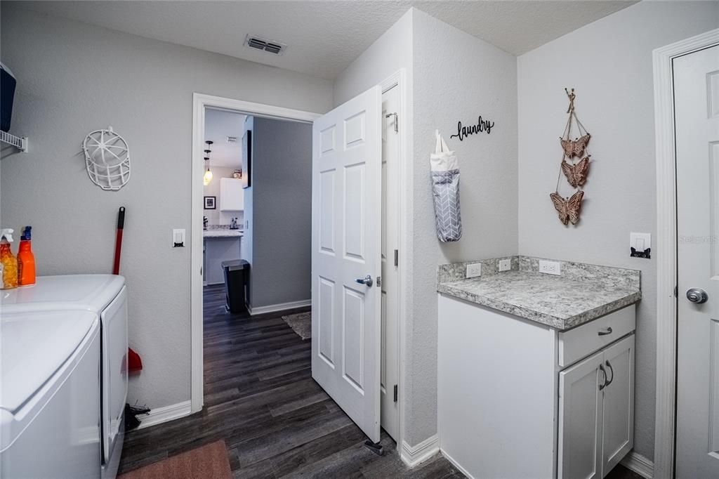 Activo con contrato: $290,000 (3 camas, 2 baños, 1435 Pies cuadrados)