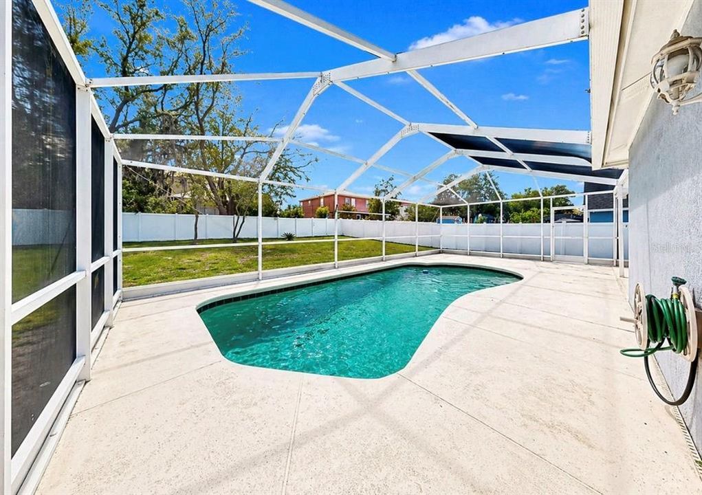Под контрактом: $432,900 (3 спален, 2 ванн, 1819 Квадратных фут)