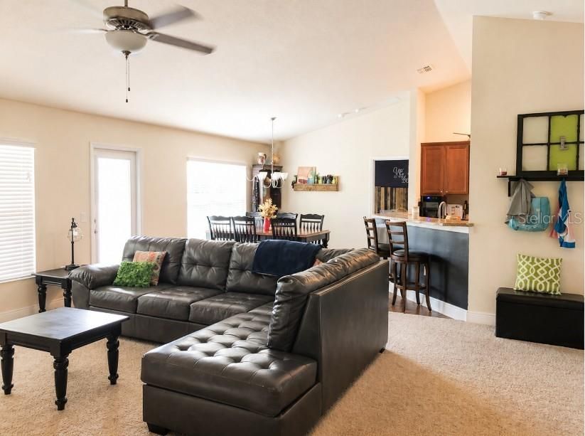 For Sale: $369,900 (4 beds, 2 baths, 1755 Square Feet)