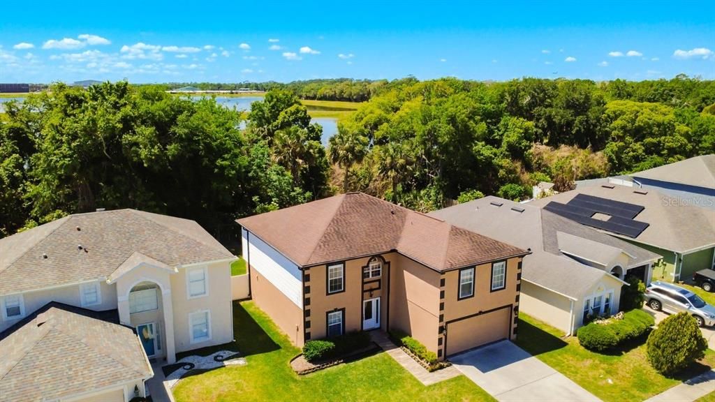 Activo con contrato: $415,000 (4 camas, 3 baños, 2804 Pies cuadrados)