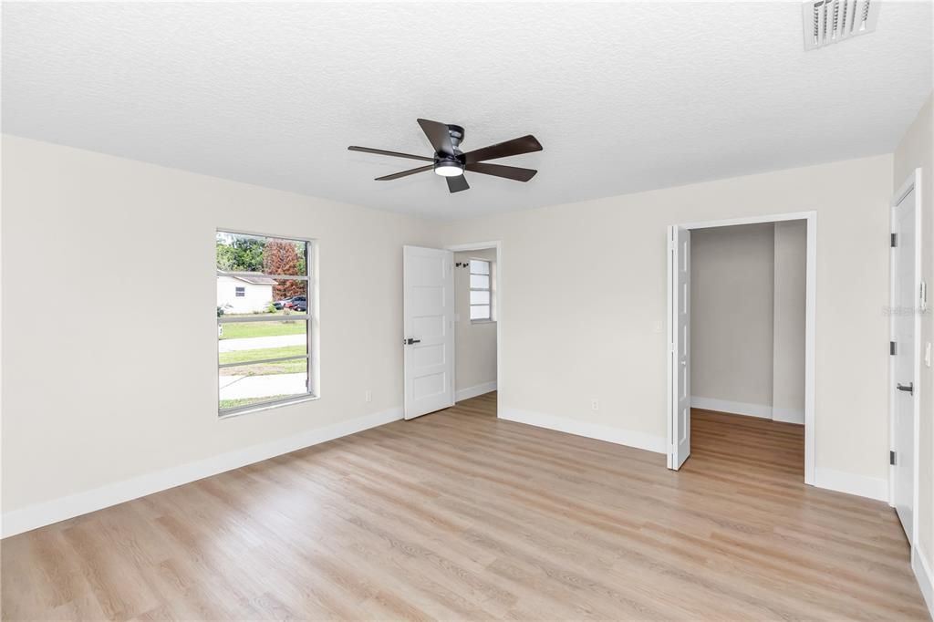 Active With Contract: $380,000 (2 beds, 2 baths, 1583 Square Feet)
