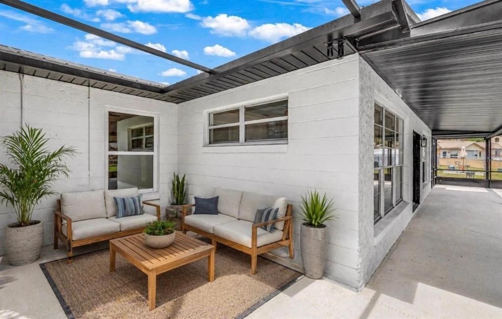 Active With Contract: $380,000 (2 beds, 2 baths, 1583 Square Feet)