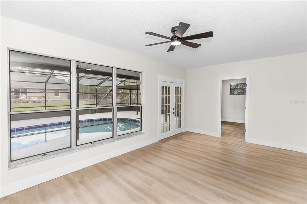 Active With Contract: $380,000 (2 beds, 2 baths, 1583 Square Feet)