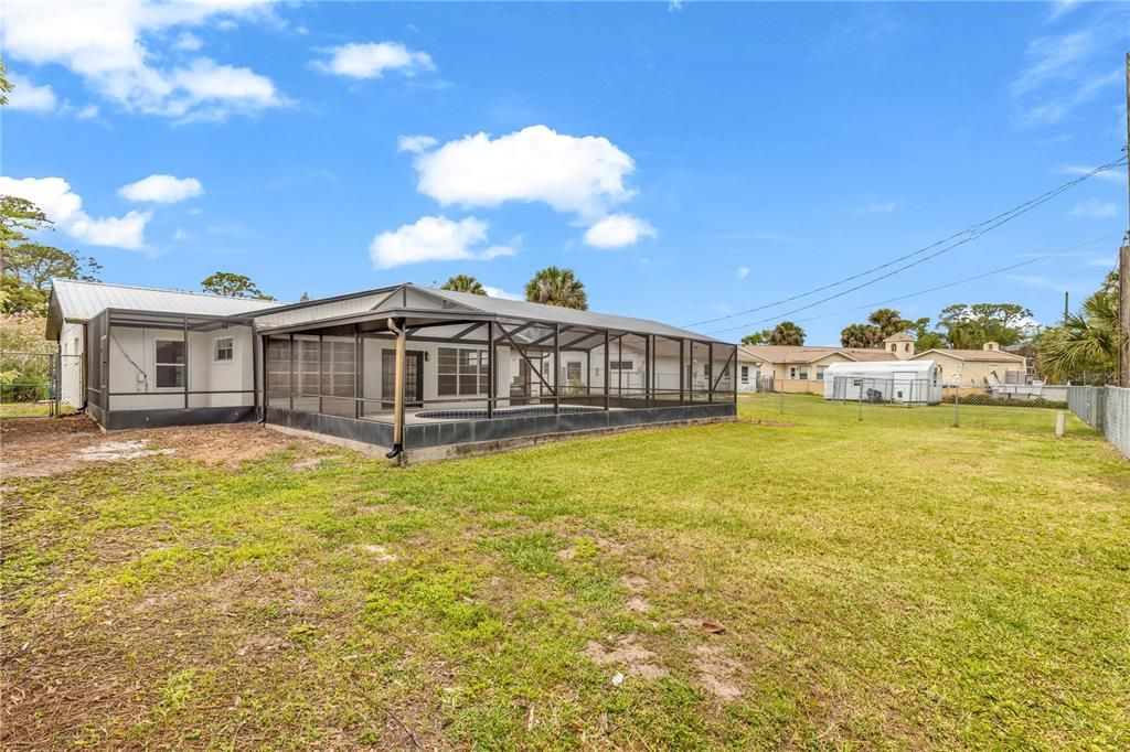 Active With Contract: $380,000 (2 beds, 2 baths, 1583 Square Feet)