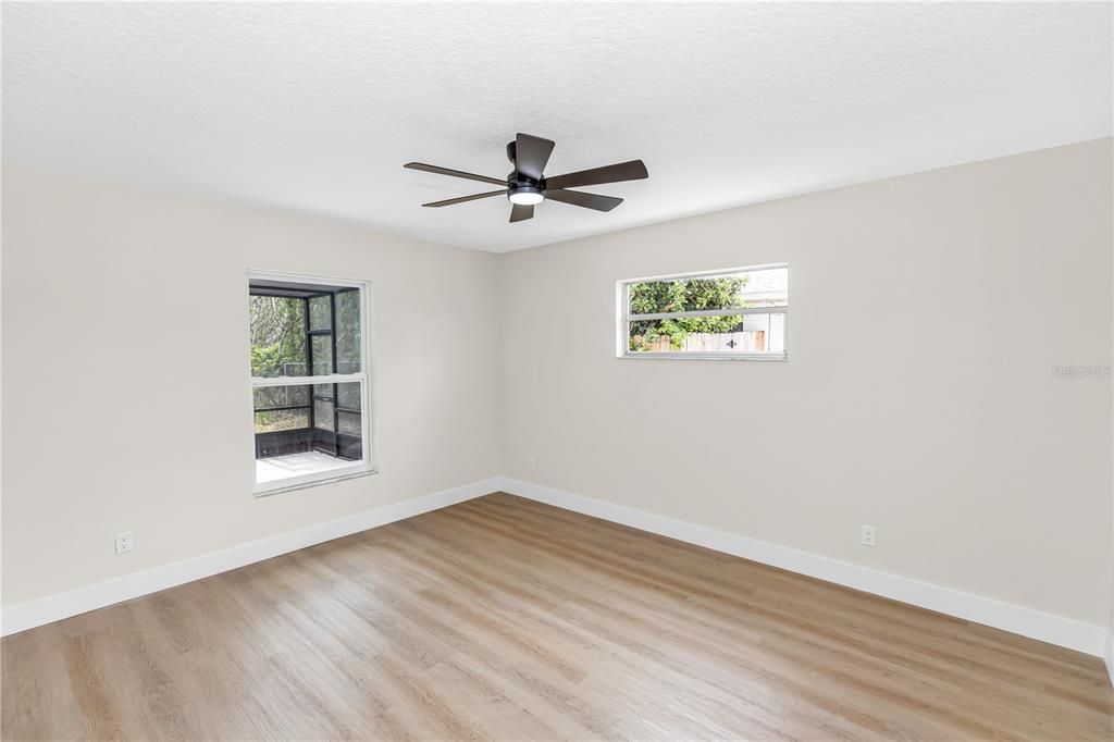 Active With Contract: $380,000 (2 beds, 2 baths, 1583 Square Feet)