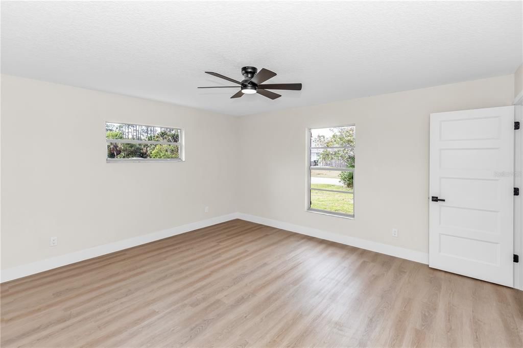 Active With Contract: $380,000 (2 beds, 2 baths, 1583 Square Feet)