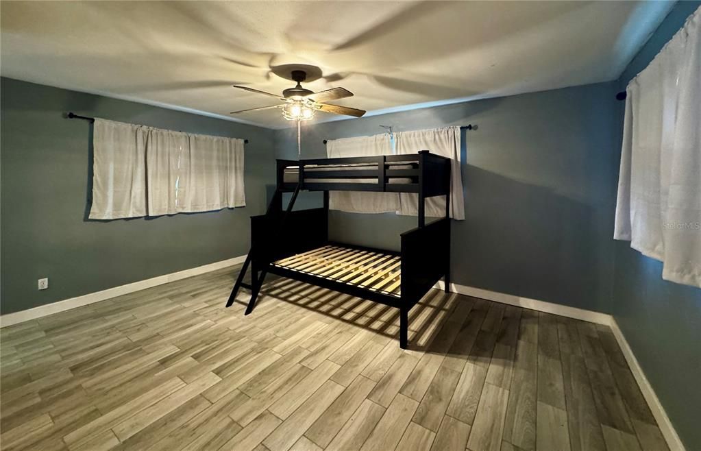 For Sale: $299,000 (3 beds, 2 baths, 1570 Square Feet)