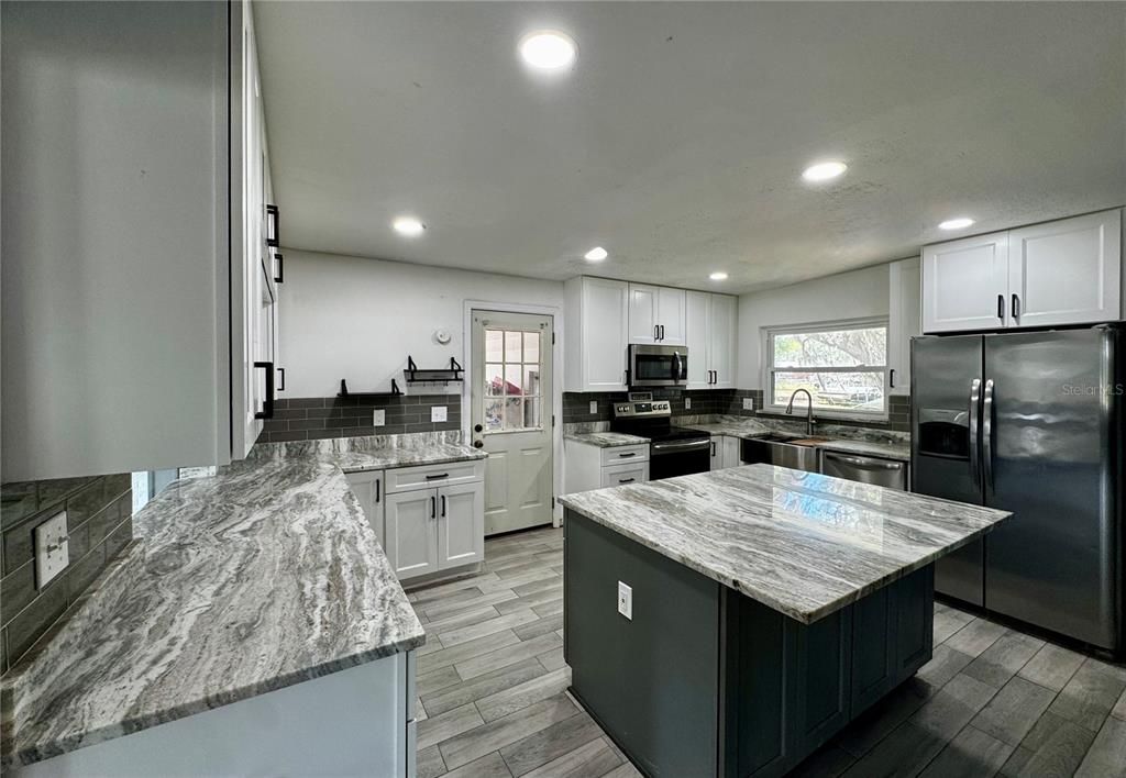 For Sale: $299,000 (3 beds, 2 baths, 1570 Square Feet)